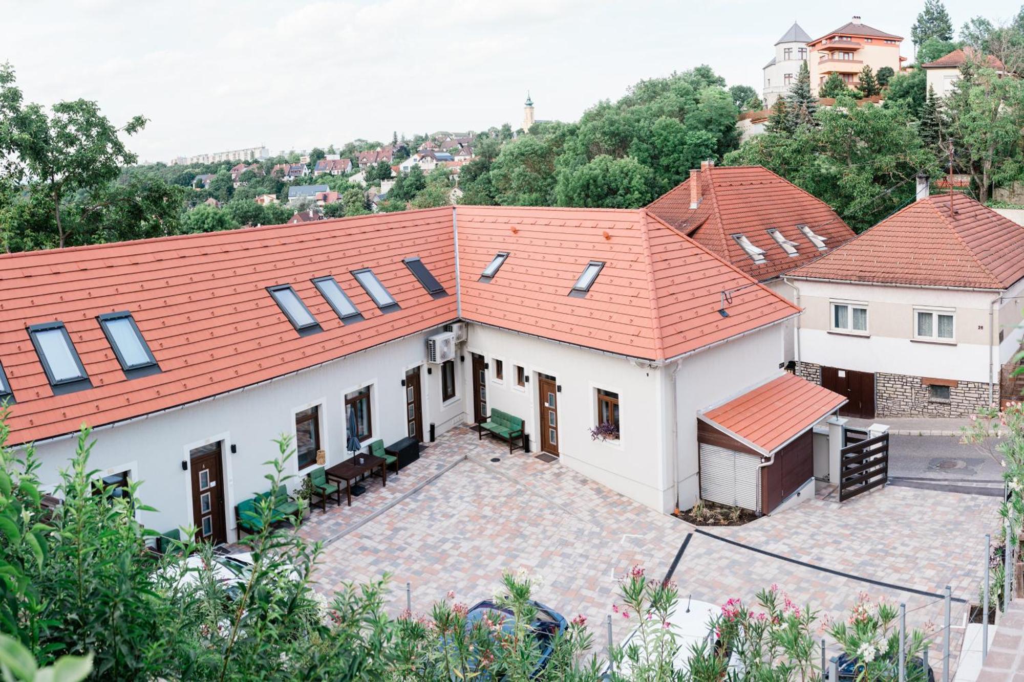 Monbuhim Comfort Veszprém Exterior foto