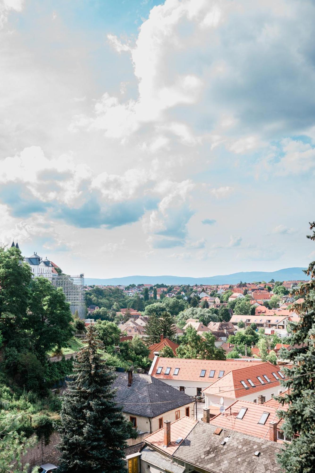 Monbuhim Comfort Veszprém Exterior foto